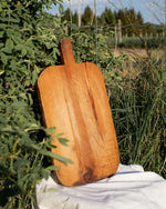 Load image into Gallery viewer, Vintage Turkish Bread Board #3
